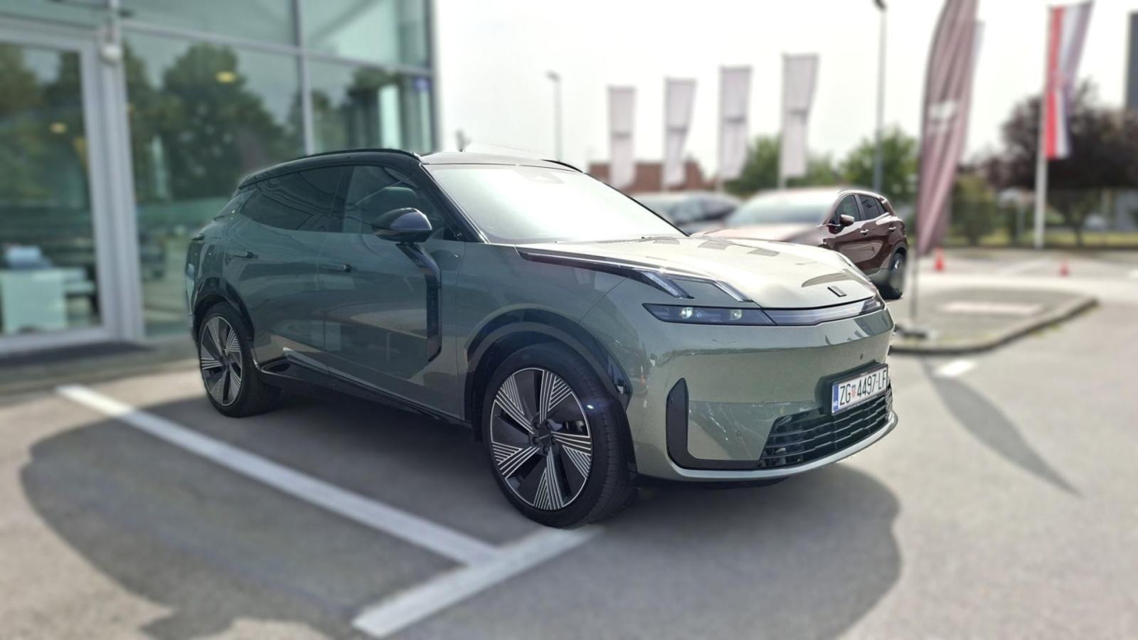 Lynk & Co 08 MORE 39,6KWH PHEV, NAV, KAMERA, BT, TEMPOMAT, JAMSTVO, fotografija 4