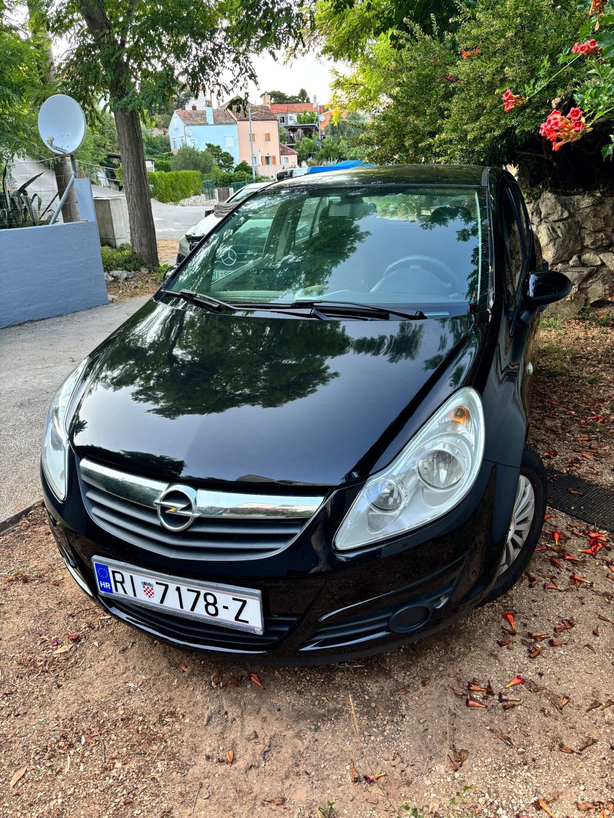 MALI LOŠINJ Opel Corsa 1,2 16V, fotografija 1