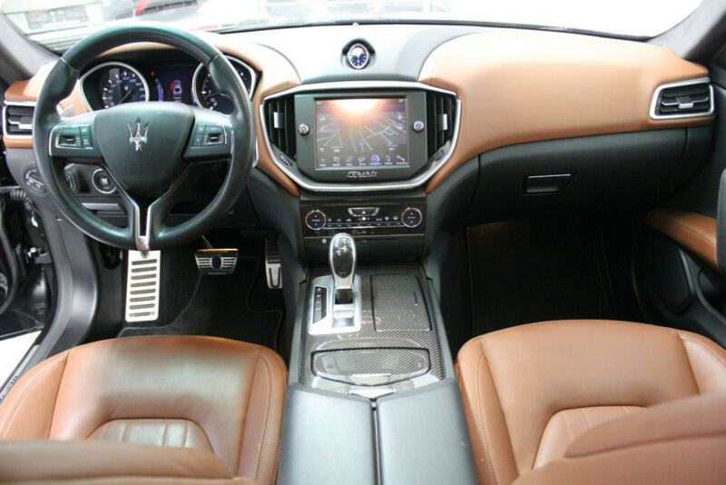 Maserati Ghibli 3,0 D V6, fotografija 10