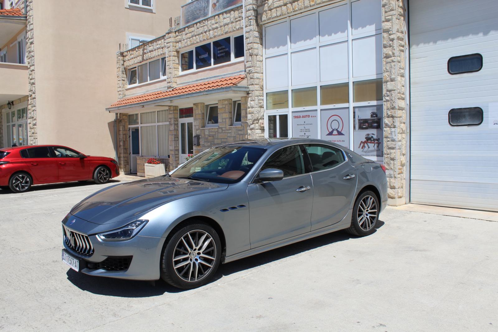 Maserati Ghibli GT Executive automatik, fotografija 2