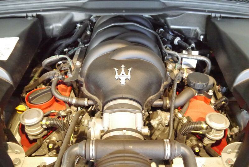 Maserati GranTurismo 4.7 V8 Sport automatik, fotografija 10
