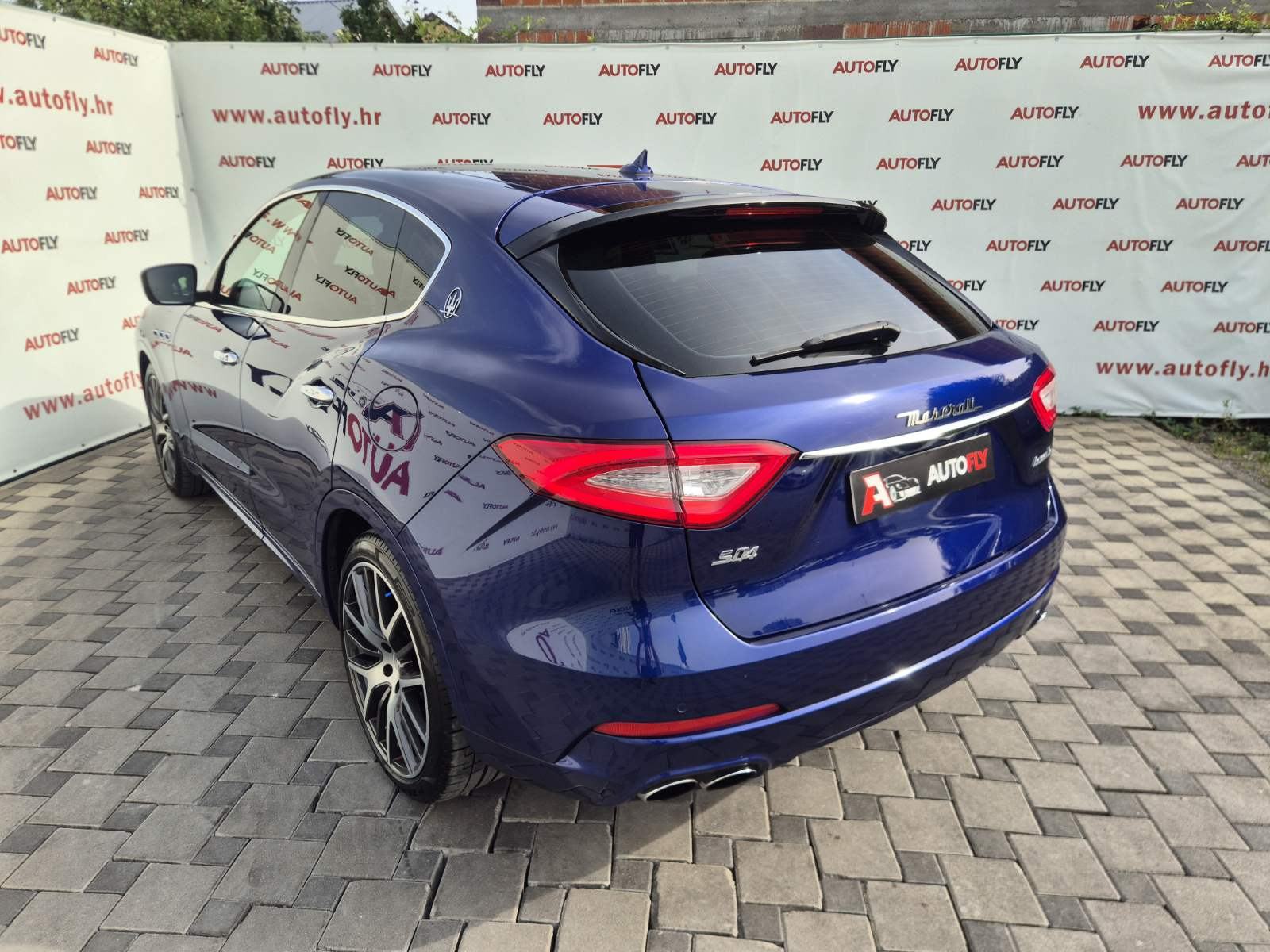 Maserati Levante 3.0 SQ4 Zegna edition, B&W, ACC, Kamera, 21"alu, fotografija 6