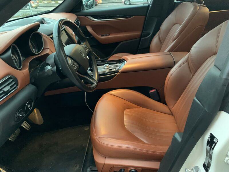 Maserati Levante 3.0 V6 4X4 automatik, fotografija 9