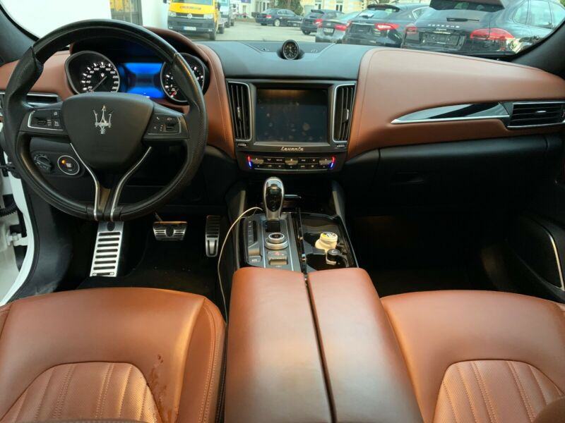 Maserati Levante 3.0 V6 4X4 automatik, fotografija 8