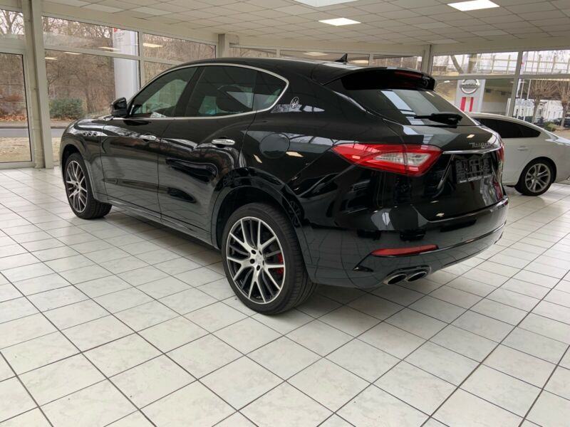 Maserati Levante SQ4 automatik, pogled izvana - slika 4