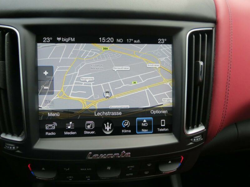 Maserati Levante SQ4 automatik, fotografija 12