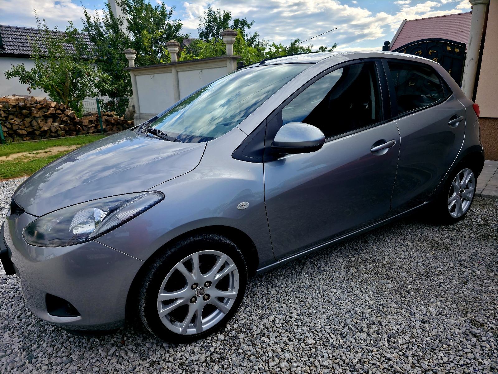 Mazda 2 1,3 benzin 63 kw: Klima,alu felge , grijanje sjedala...., fotografija 4