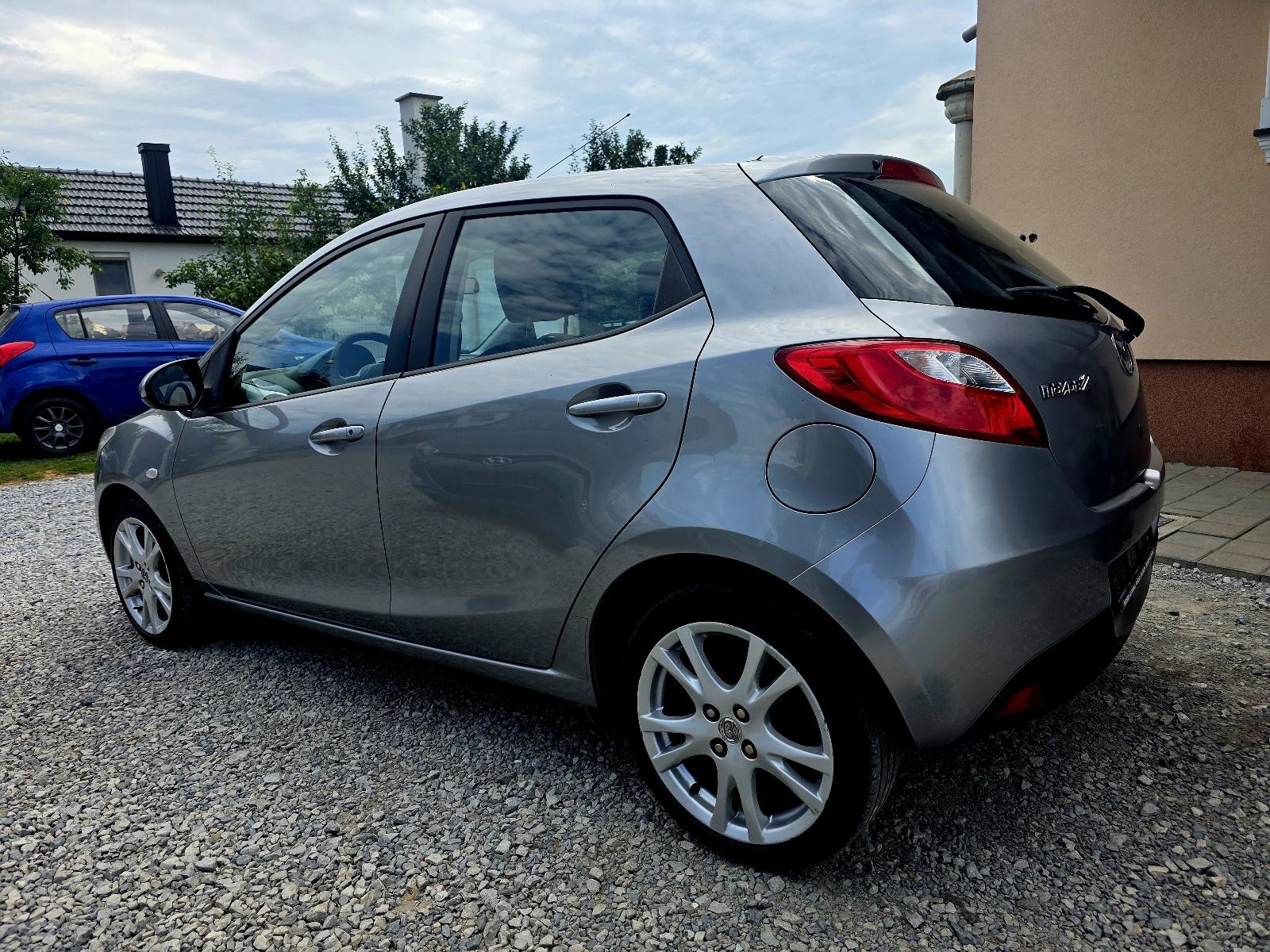 Mazda 2 1,3 benzin 63 kw: Klima,alu felge , grijanje sjedala...., fotografija 12