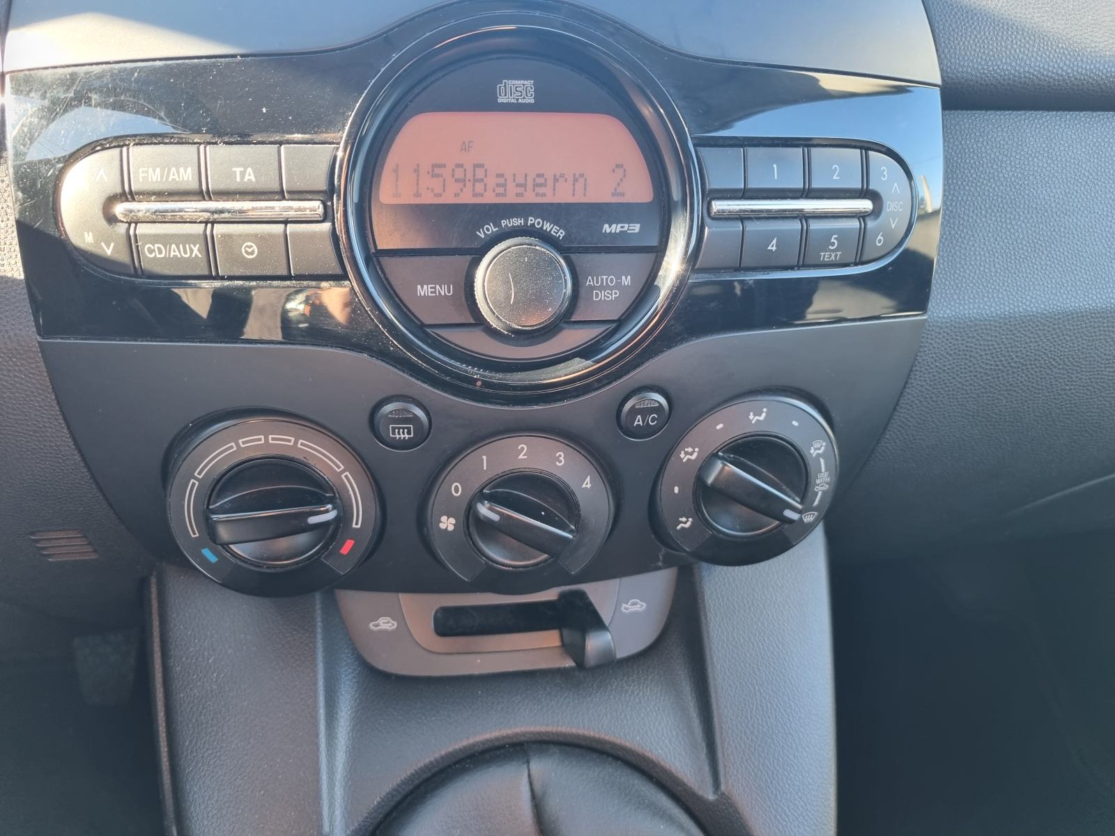 Mazda 2 1,3 i CE Pro , klima , kredit, fotografija 11