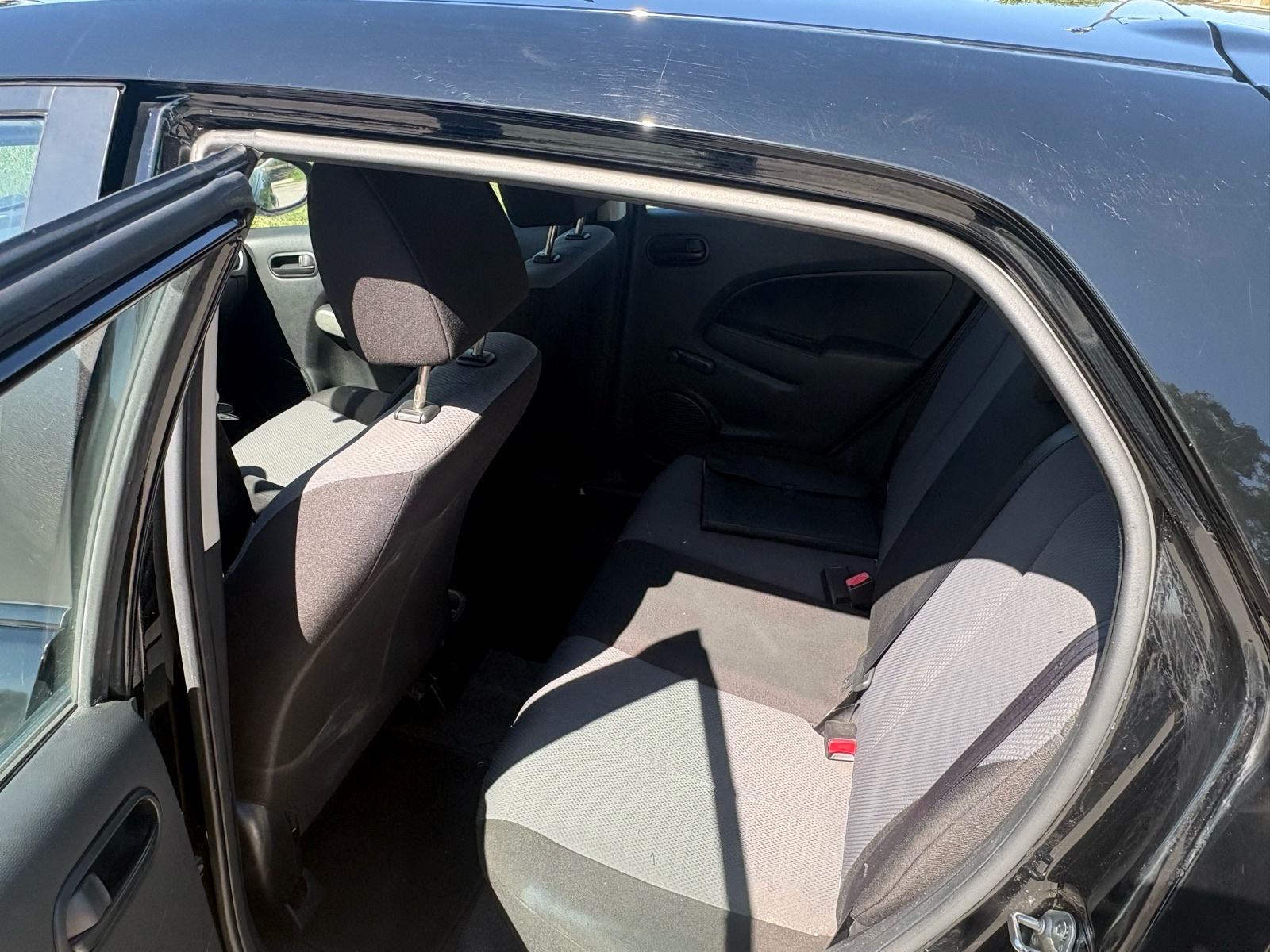 Mazda 2 1,3 i CE Pro, fotografija 7