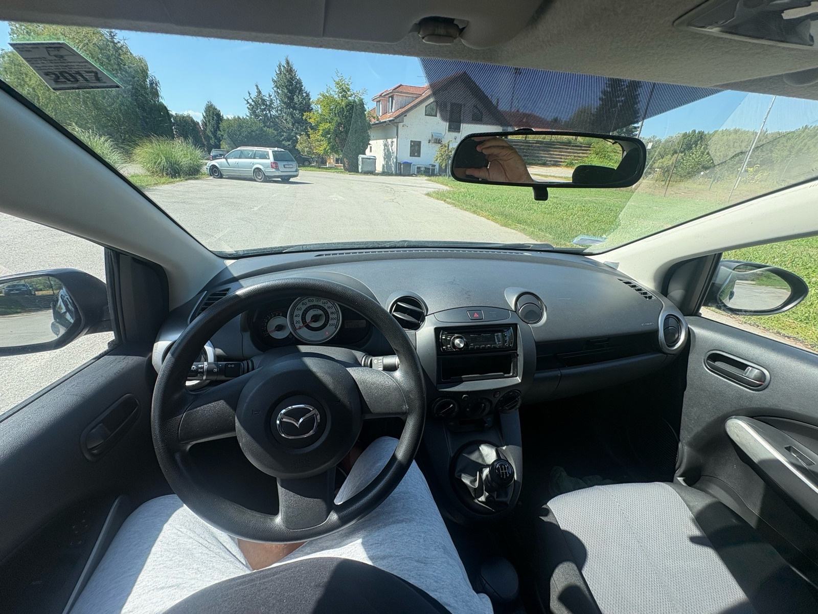 Mazda 2 1,3 i CE Pro, fotografija 9