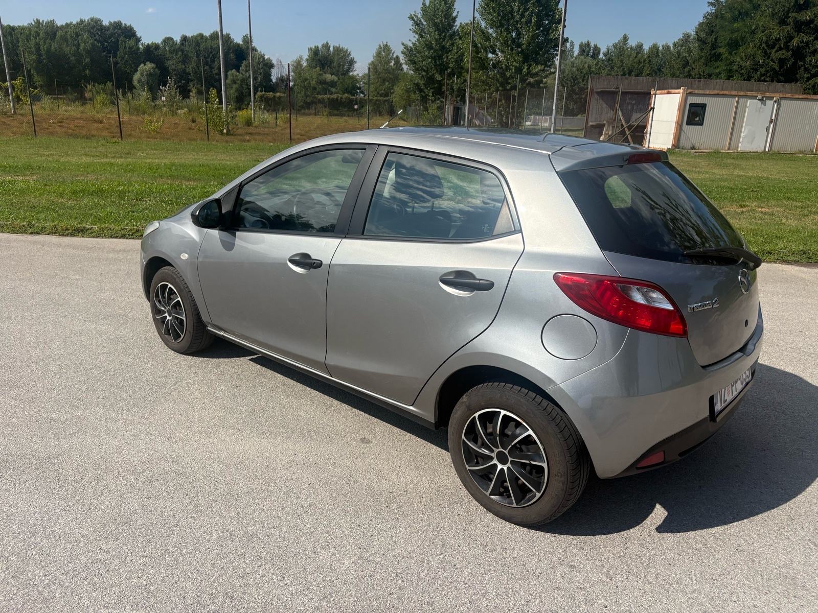 Mazda 2 1,3 i CE, fotografija 7