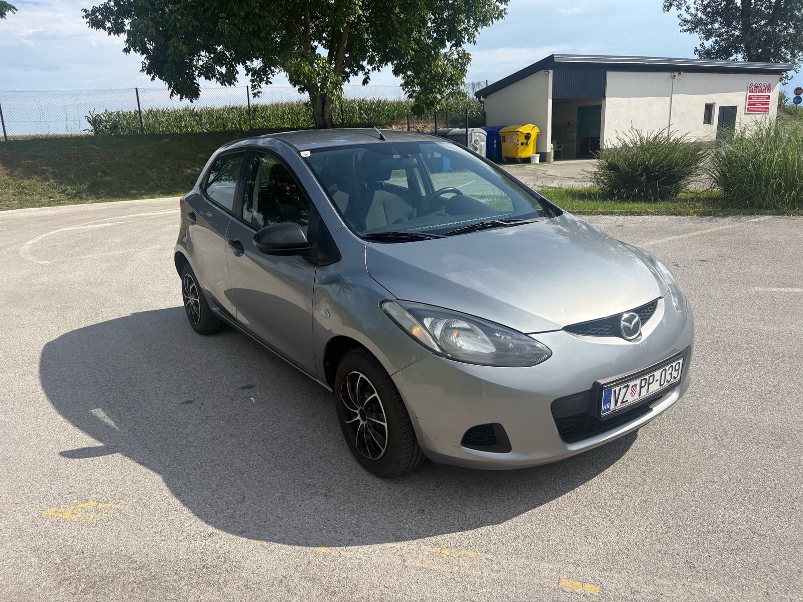 Mazda 2 1,3 i CE, pogled izvana - slika 3