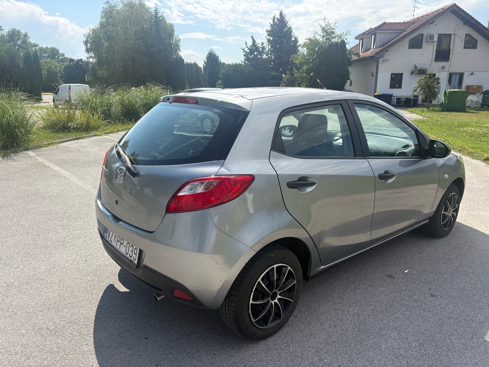 Mazda 2 1,3 i CE, pogled izvana - slika 5