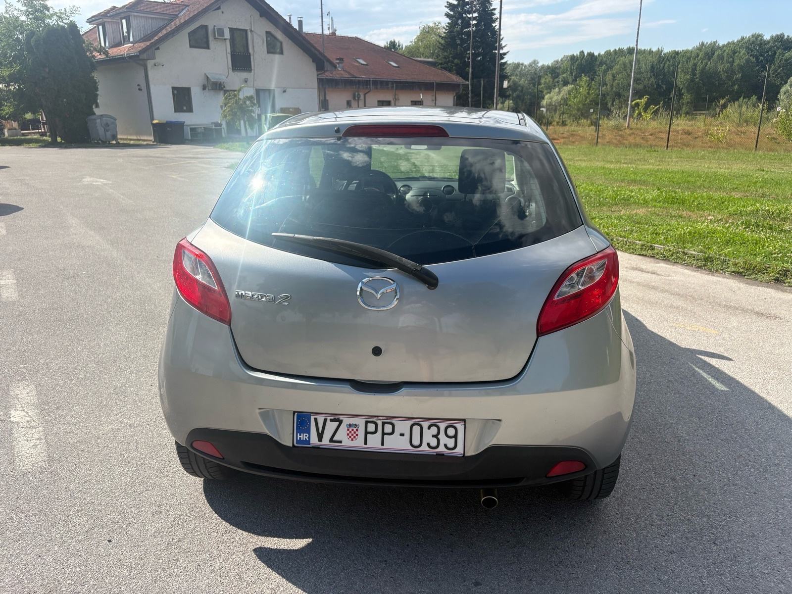 Mazda 2 1,3 i CE, fotografija 6