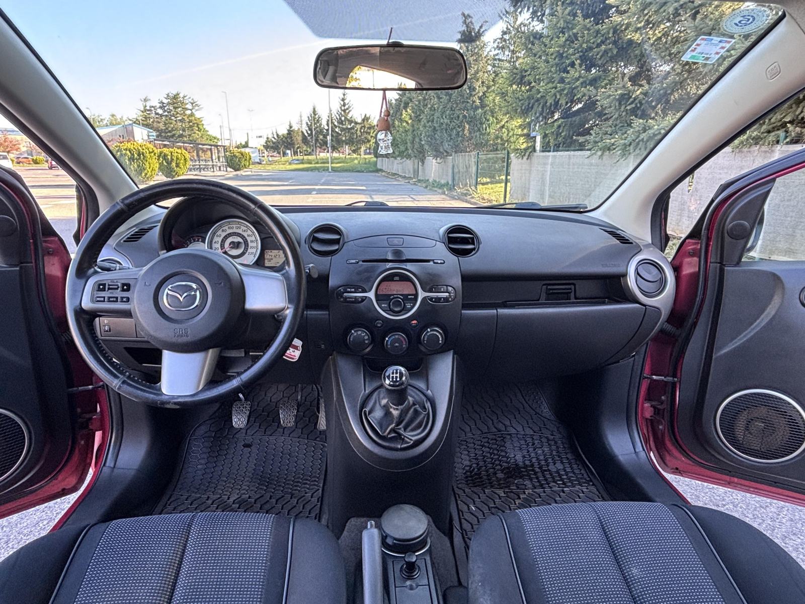 Mazda 2 1,3 i TE, fotografija 11
