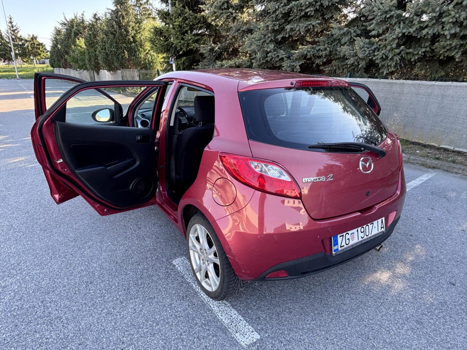 Mazda 2 1,3 i TE, fotografija 6