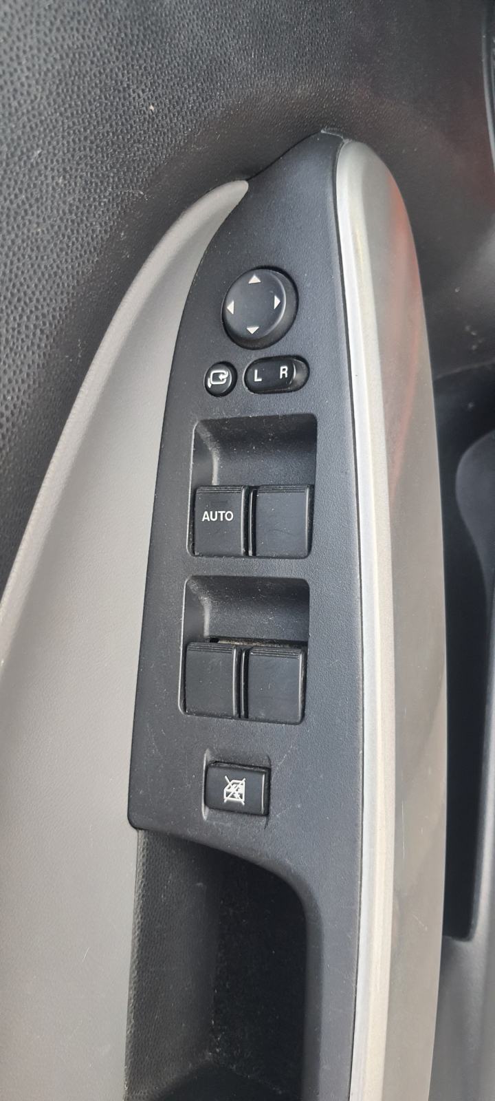 Mazda 2 1,3 i TE, fotografija 13