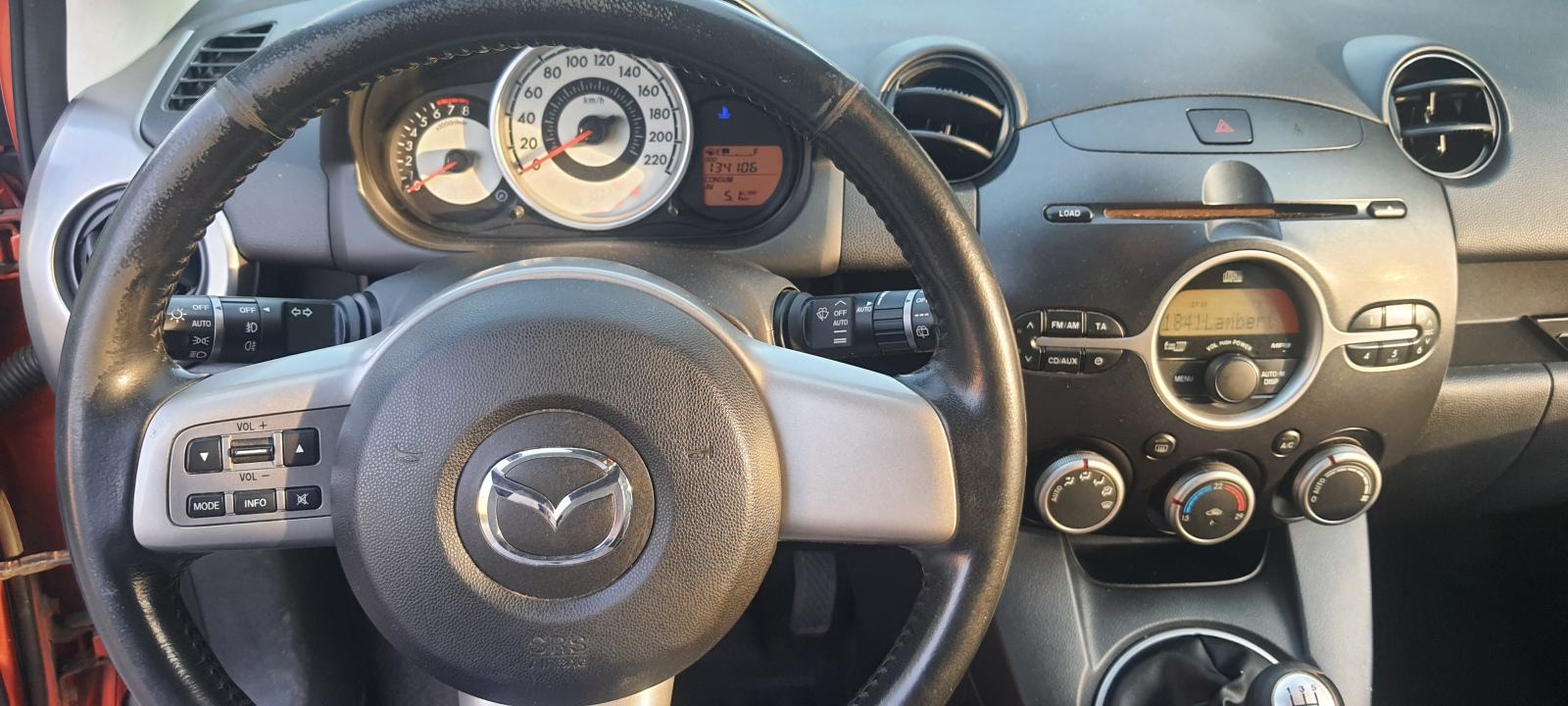 Mazda 2 1,3 i TE, fotografija 15
