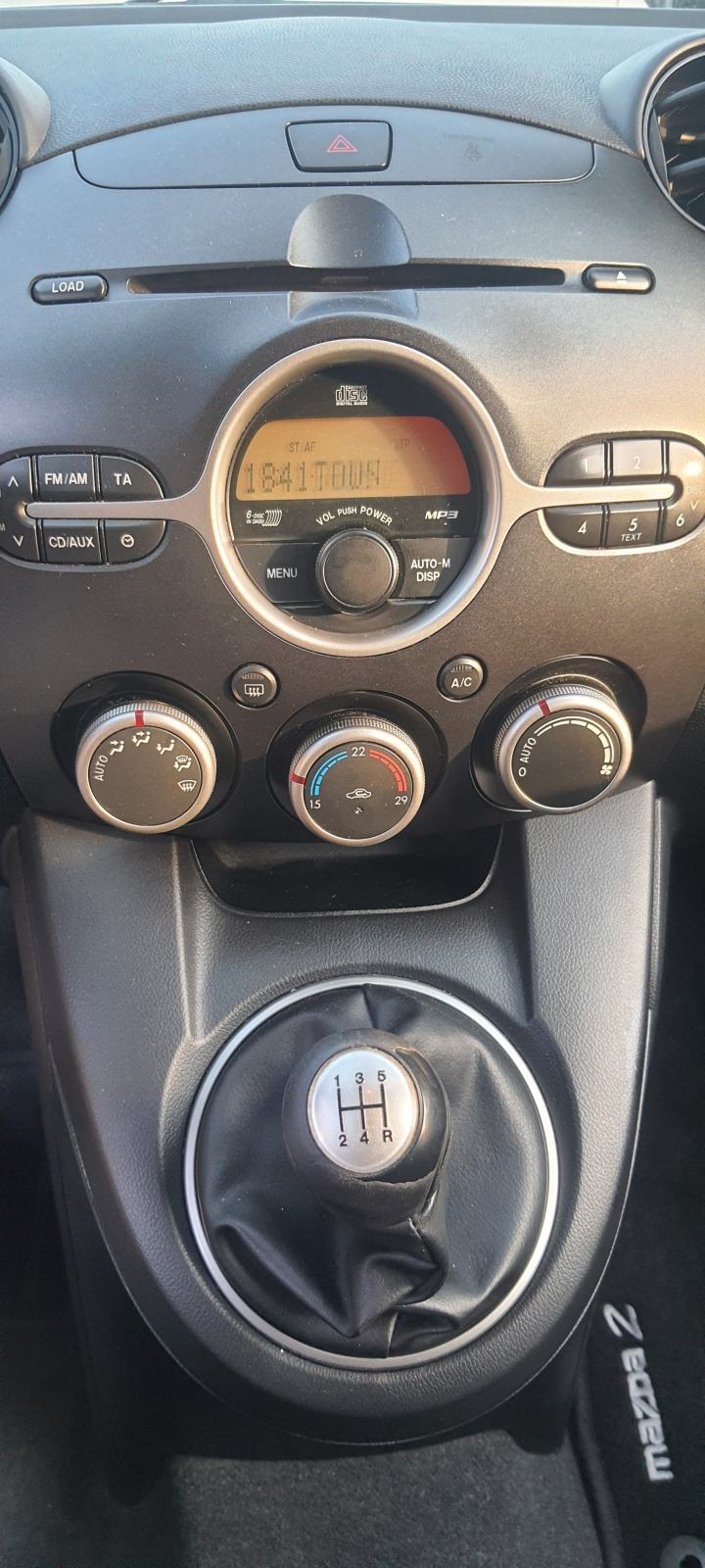 Mazda 2 1,3 i TE, fotografija 17