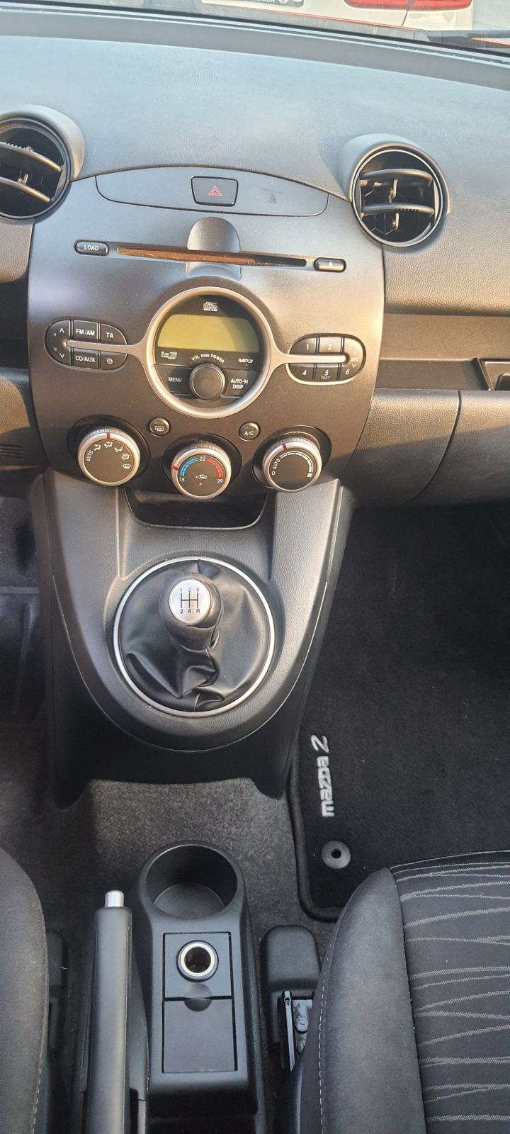 Mazda 2 1,3 i TE, fotografija 19