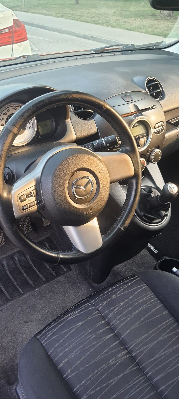 Mazda 2 1,3 i TE, fotografija 20