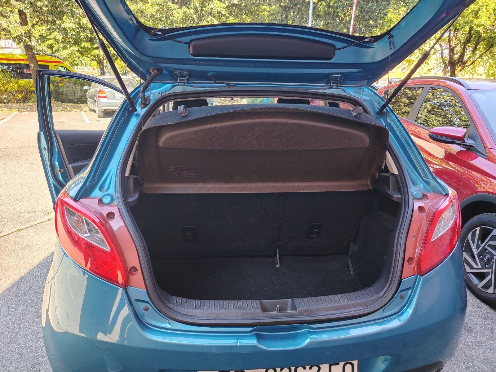 Mazda 2 1,3 i TE, fotografija 6