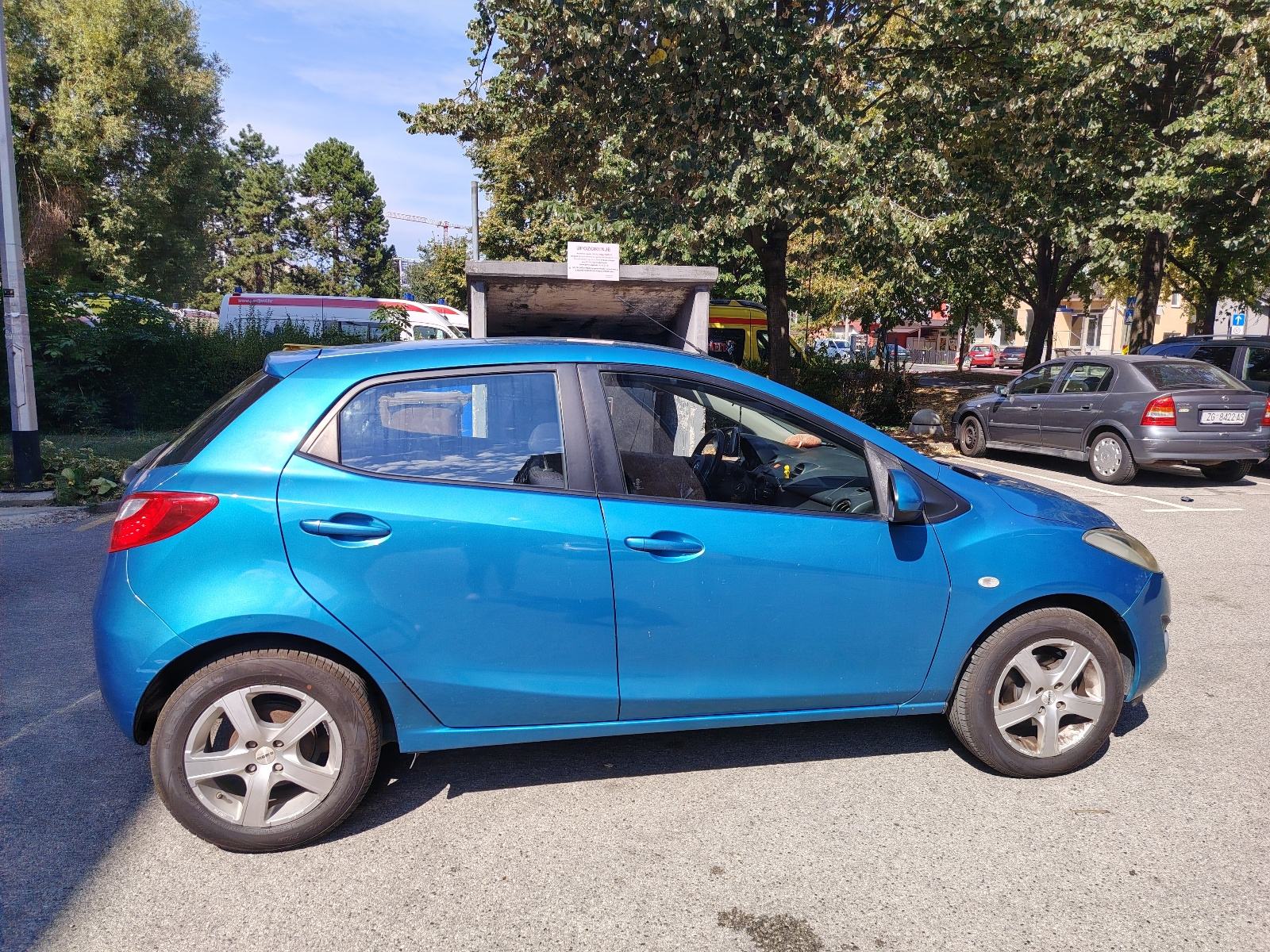 Mazda 2 1,3 i TE, fotografija 3