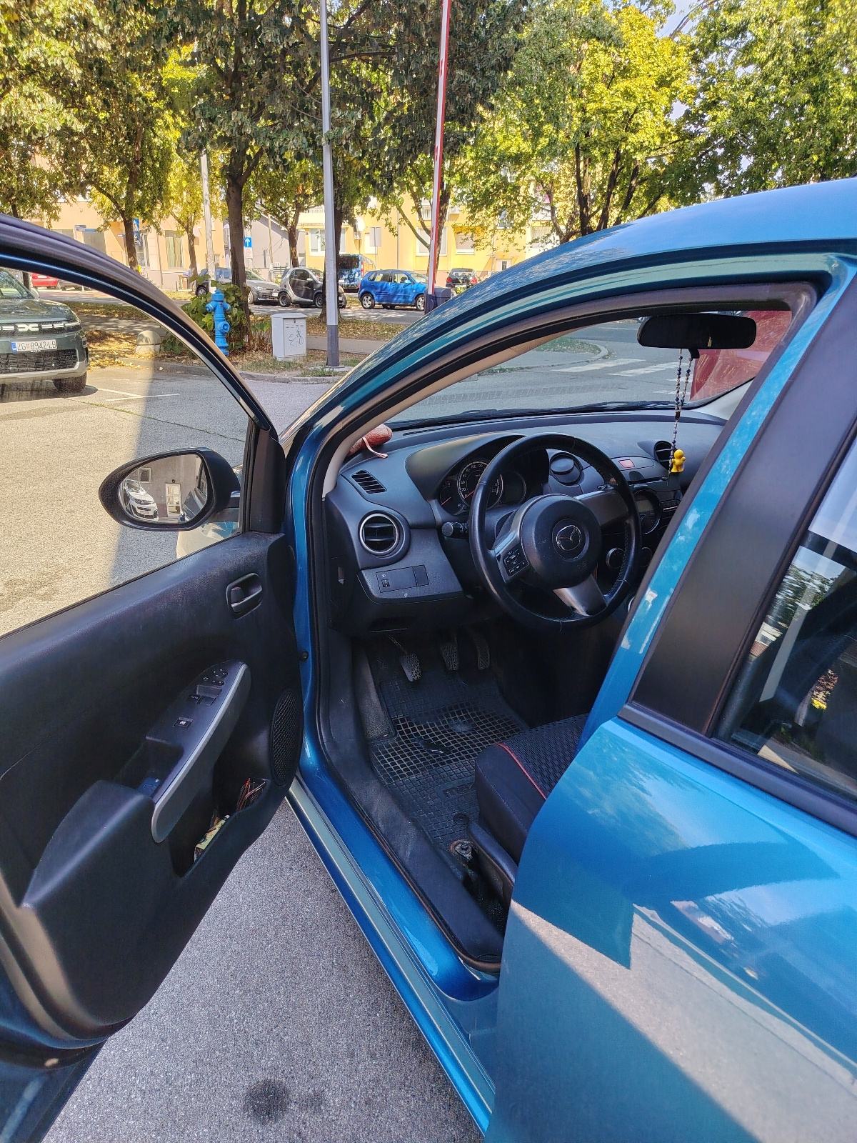 Mazda 2 1,3 i TE, fotografija 8