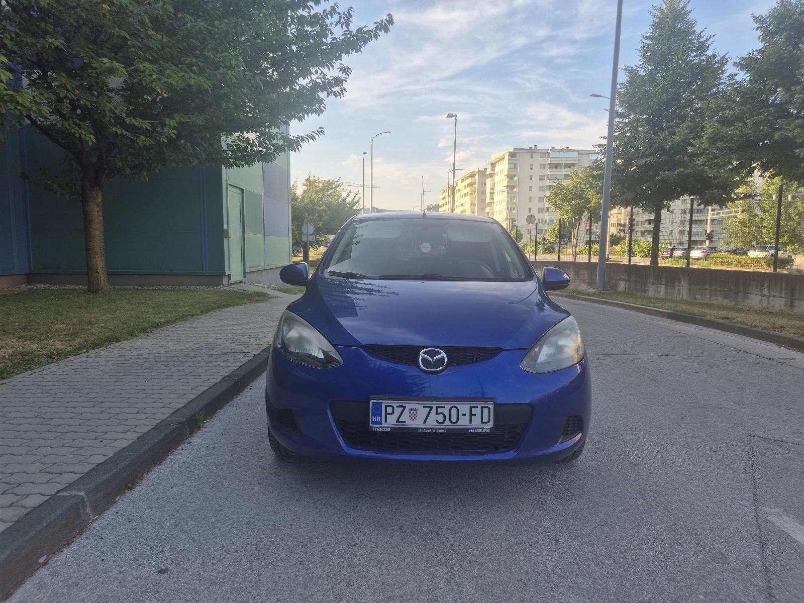 Mazda 2 1.4 CD Diesel, pogled izvana - slika 4