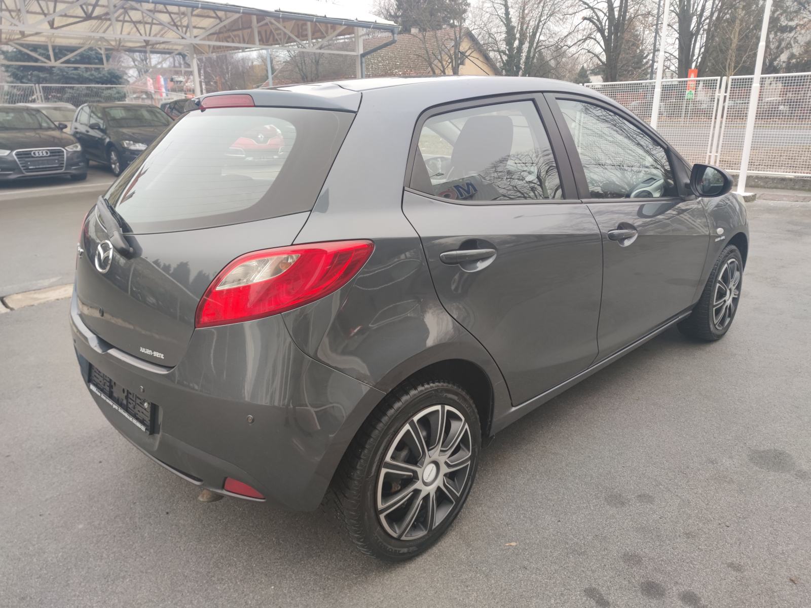 Mazda 2 1.4 CD KLIMA PARKING SENZORI PUTNI KOMPJUTER, fotografija 11