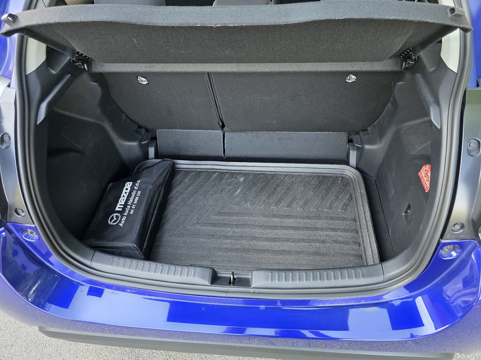 Mazda 2 1.5 Hybrid automatik, fotografija 11