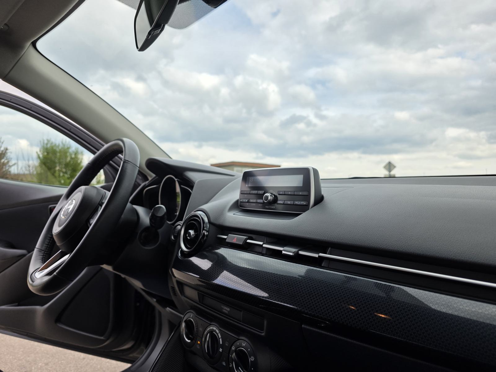 Mazda 2 1.5D TOP STANJE 110000km, fotografija 10