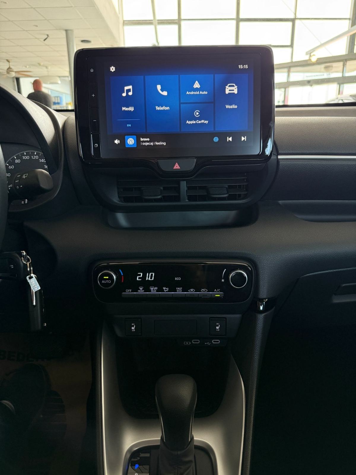 MAZDA 2 1.5L HYBRID CVT CENTRE-LINE 9150 KM JAMSTVO DO 20.05.2031GOD., fotografija 12