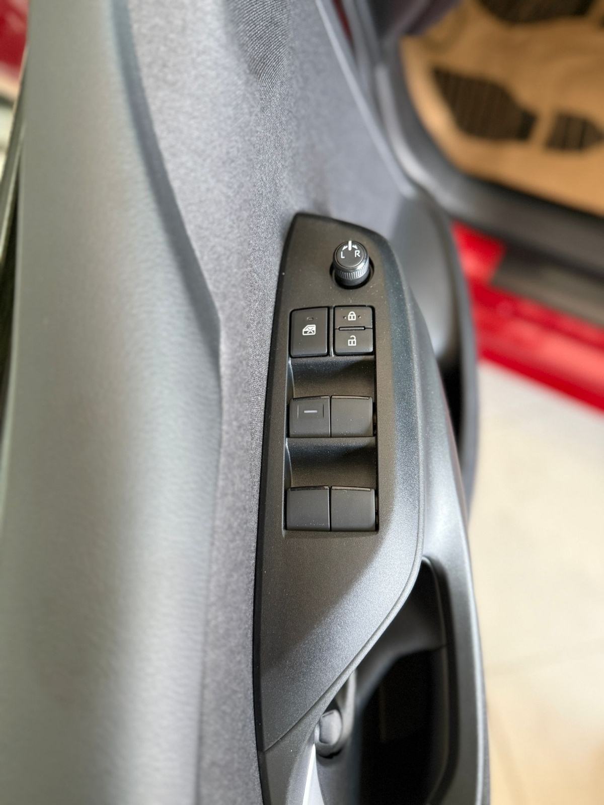 MAZDA 2 1.5L HYBRID CVT CENTRE-LINE 9150 KM JAMSTVO DO 20.05.2031GOD., fotografija 16