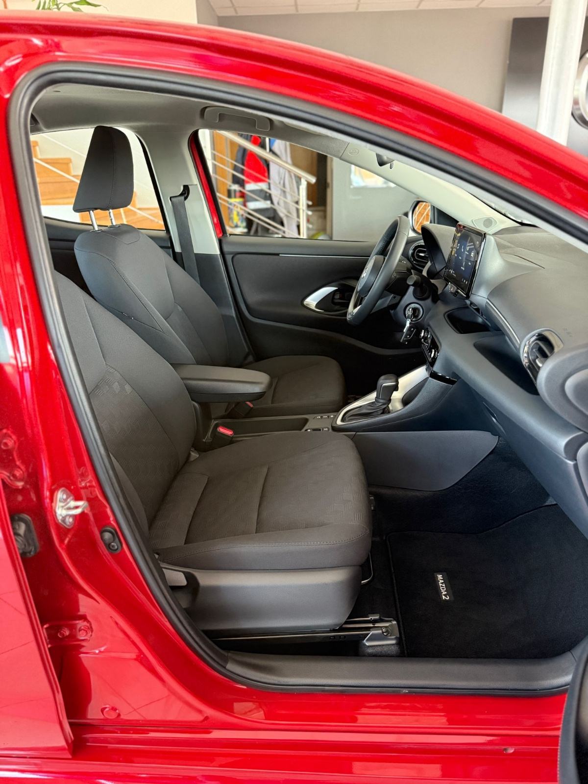 MAZDA 2 1.5L HYBRID CVT CENTRE-LINE 9150 KM JAMSTVO DO 20.05.2031GOD., fotografija 19