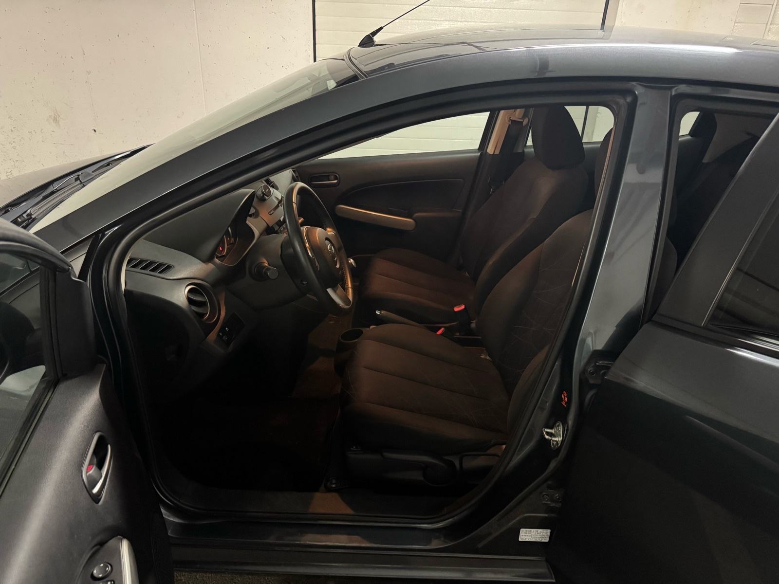 Mazda 2 1.6 MZ-CD-Diesel 2011.g, fotografija 13