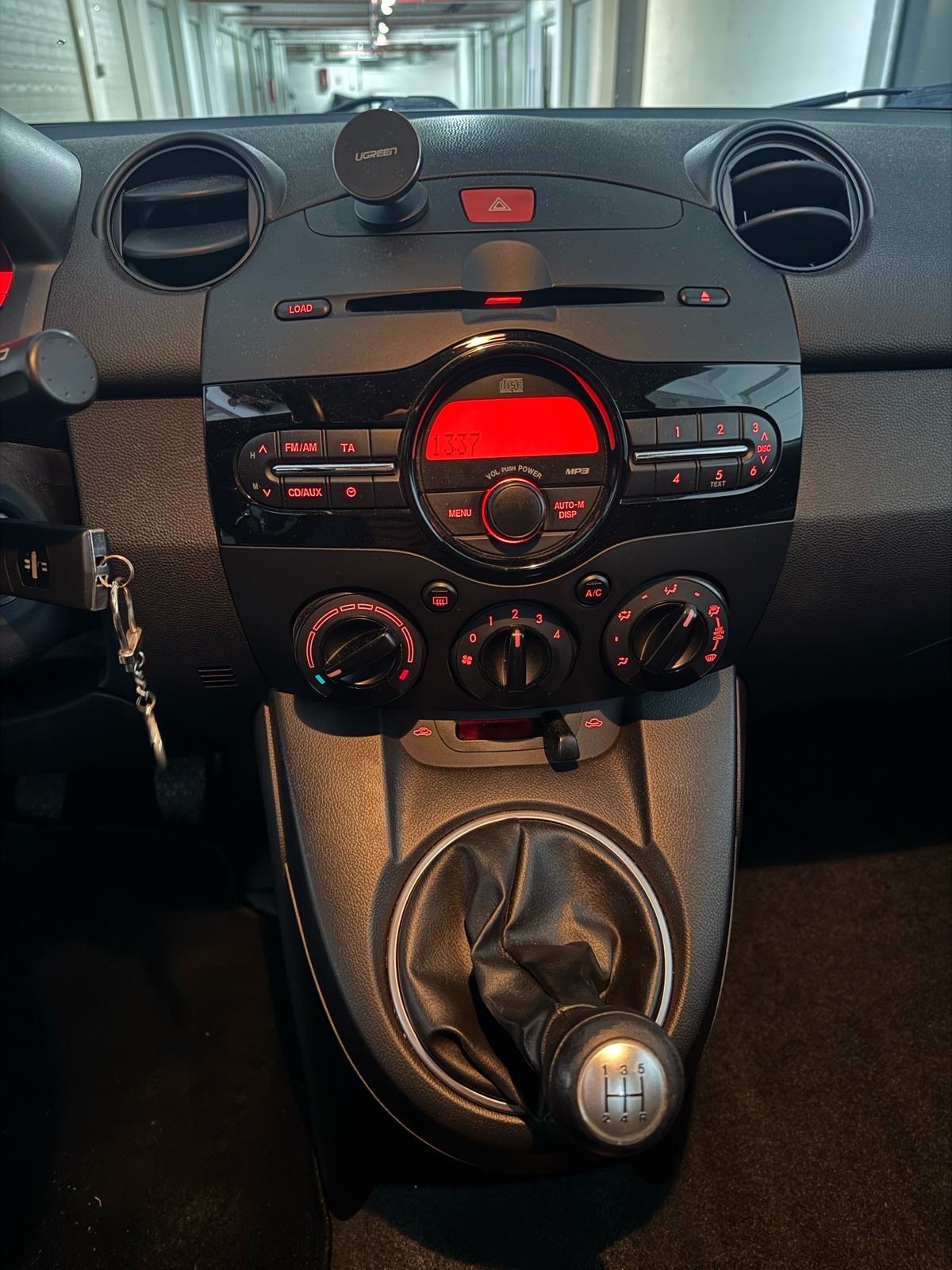 Mazda 2 1.6 MZ-CD-Diesel 2011.g, fotografija 18