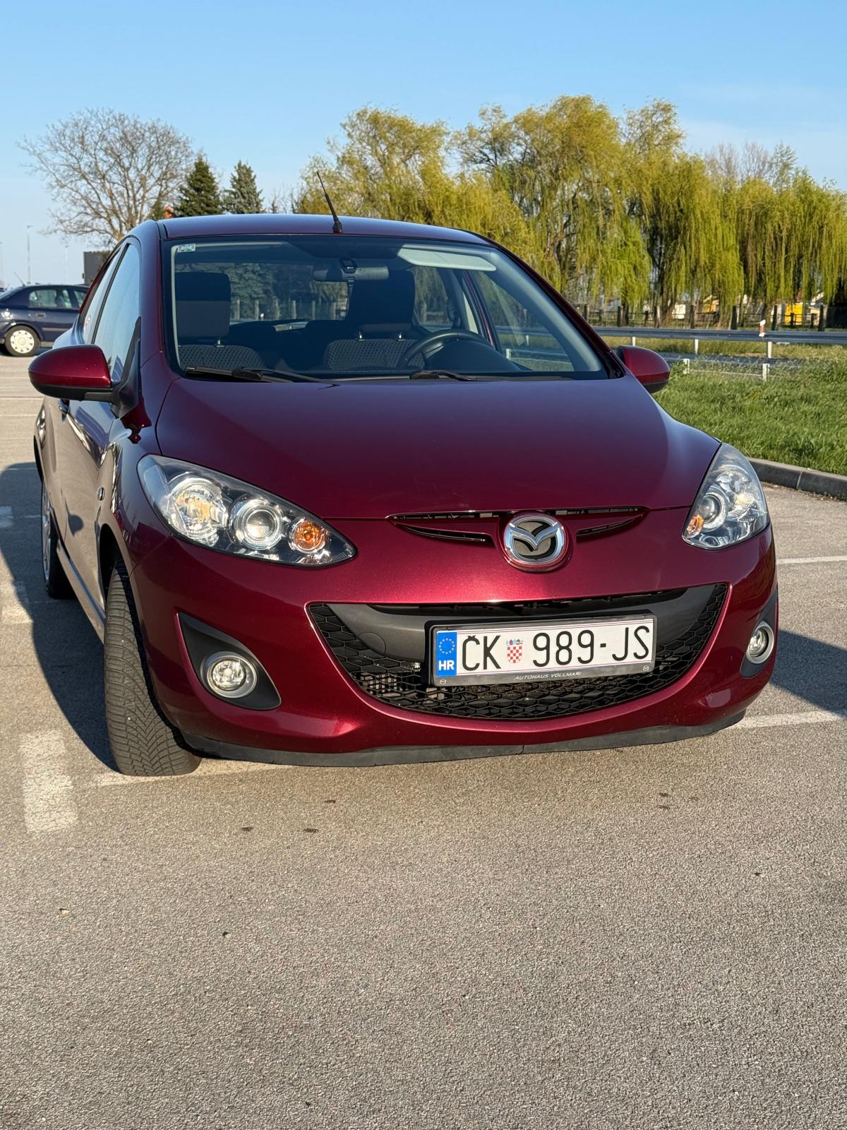 Mazda 2 1,6 CD, reg.2/27; maglenke; grij.sjed., fotografija 2