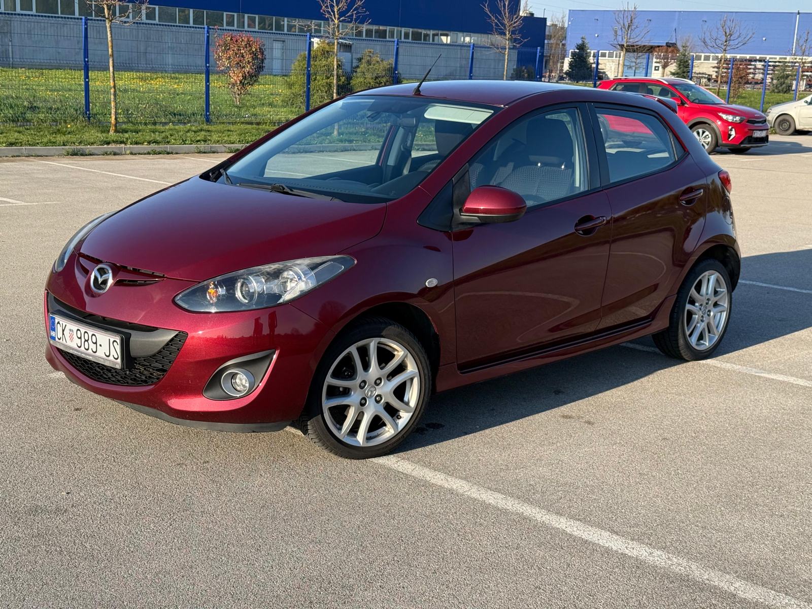 Mazda 2 1,6 CD, reg.2/27; maglenke; grij.sjed., fotografija 7