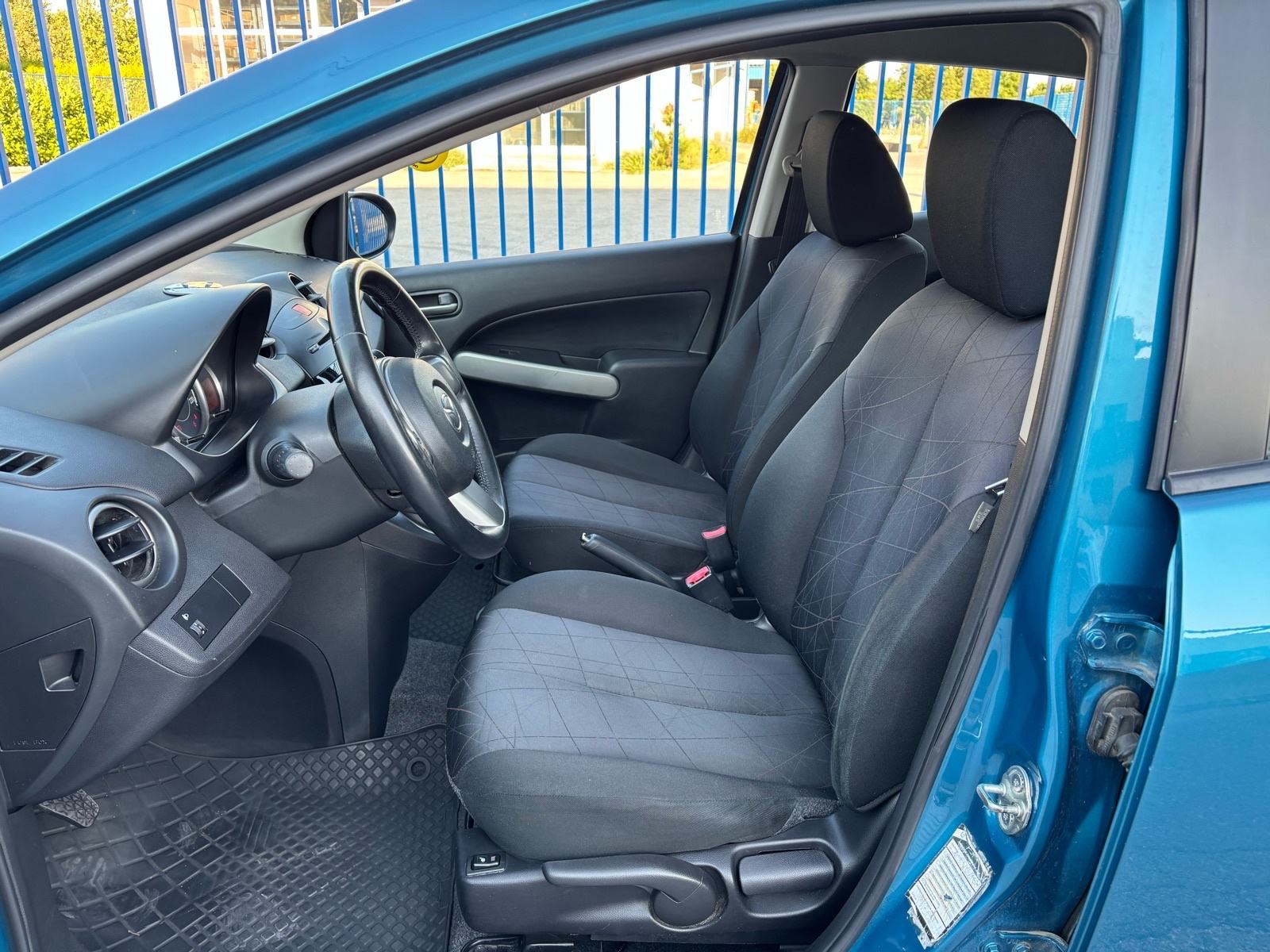 Mazda 2 1.6d, CD95, Reg1god.,Održavana,Full oprema!, fotografija 13