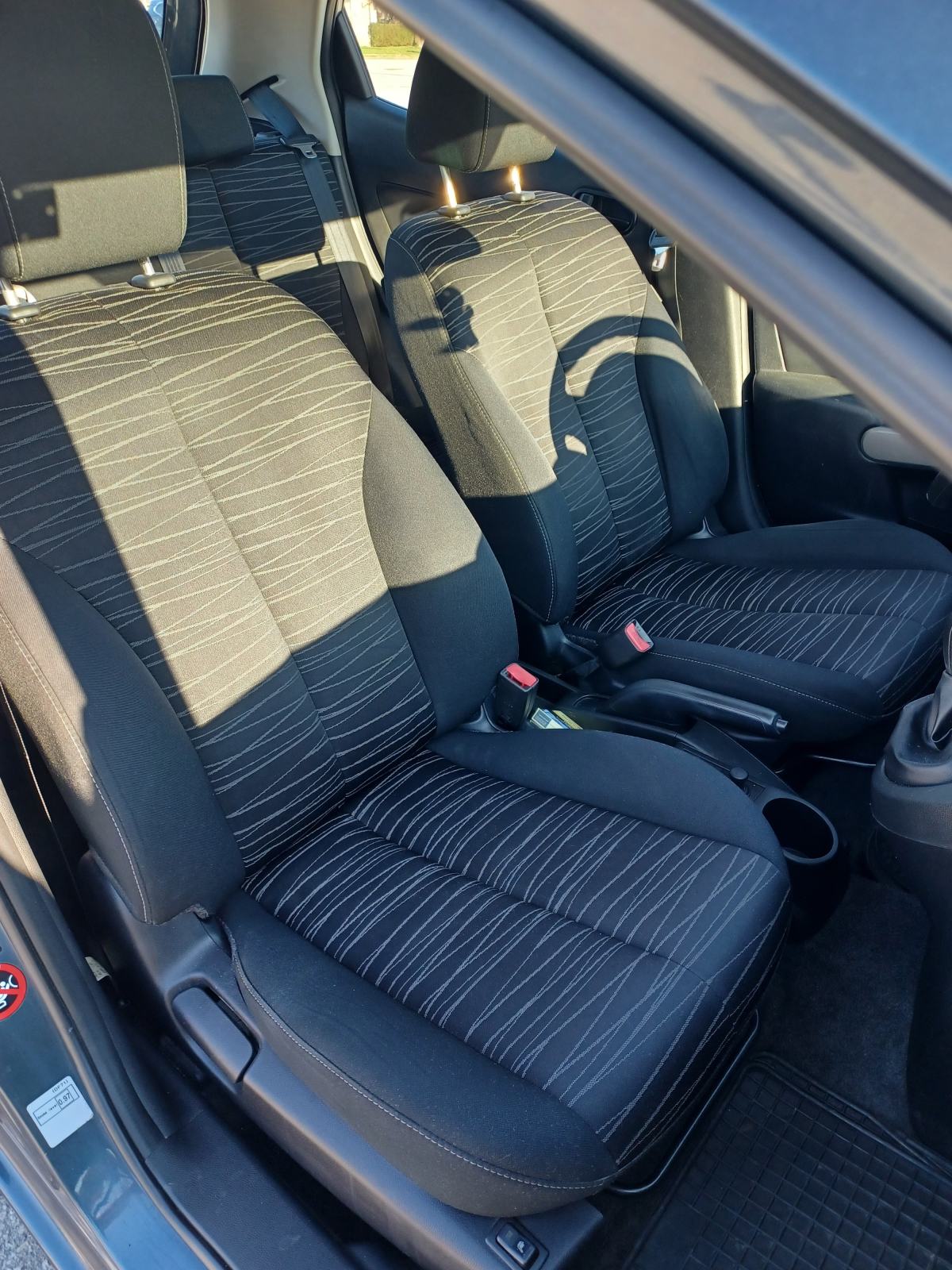 Mazda 2 1.4 CDI, fotografija 6
