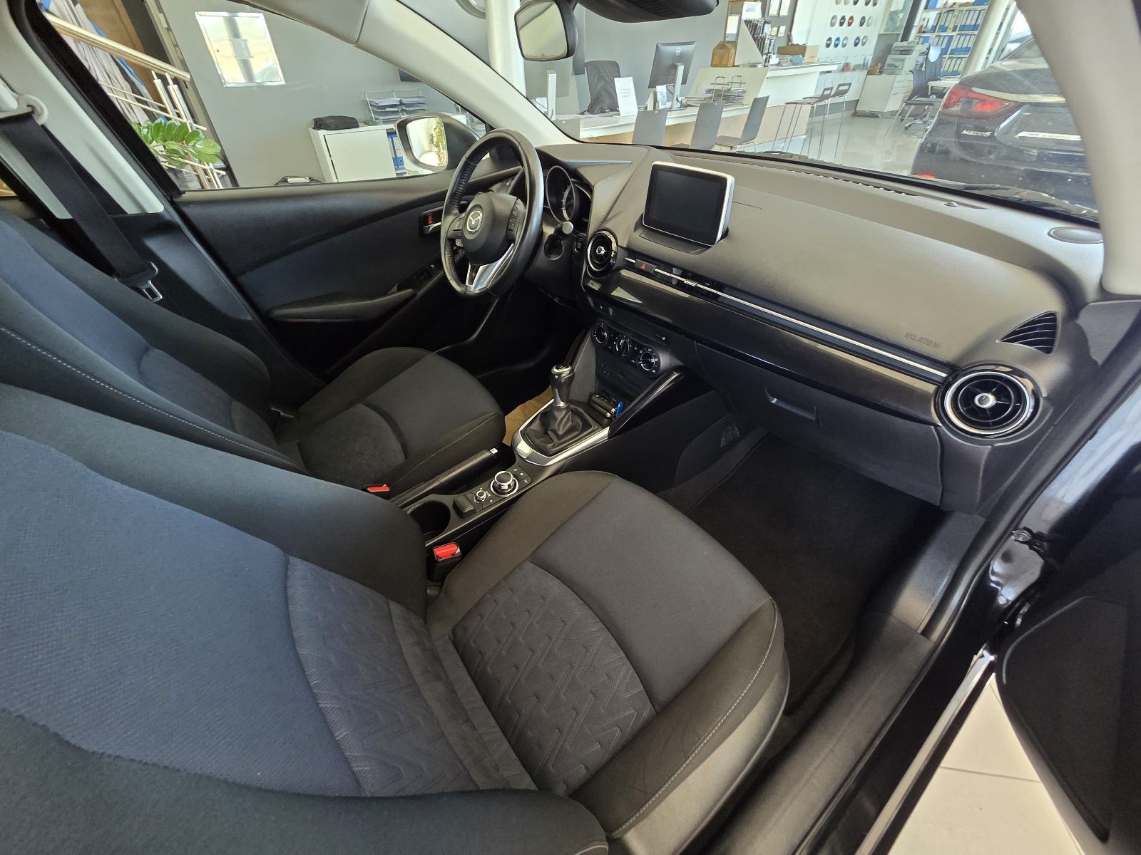 Mazda 2 G90 ATTRACTION PARKIRNI GRIJANA SJEDALA, fotografija 13