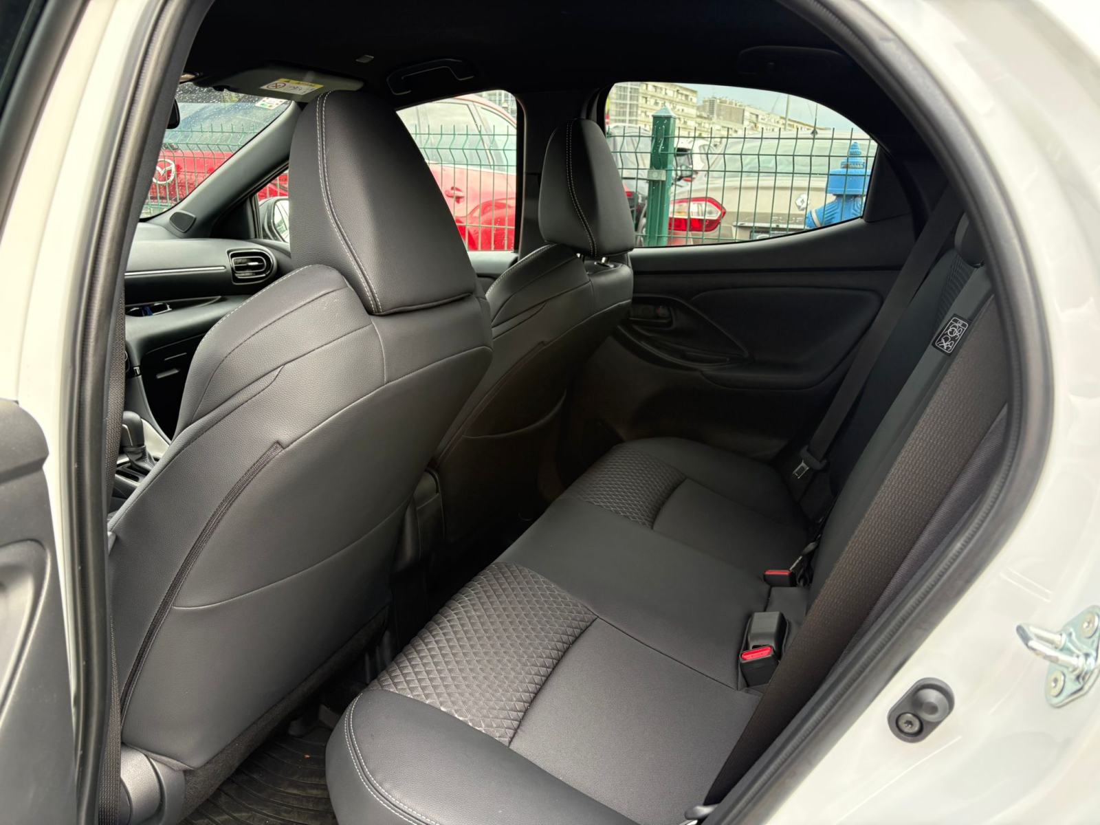 MAZDA 2 HYBRID 1.5 116 AT HOMURA ***UŠTEDA 6.500€***, fotografija 7