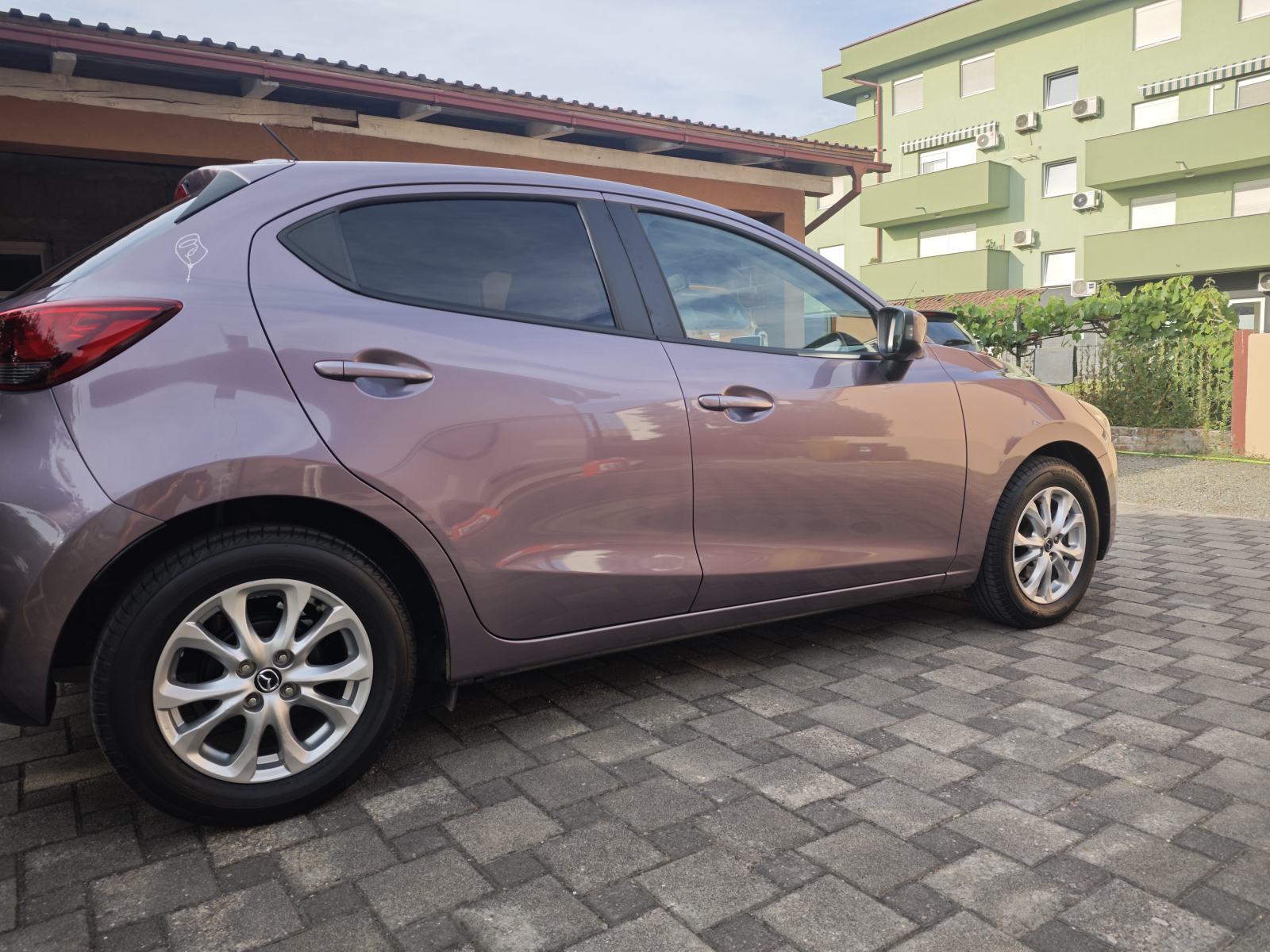 Mazda 2 SKAYACTIVE samo 80TKM, fotografija 7