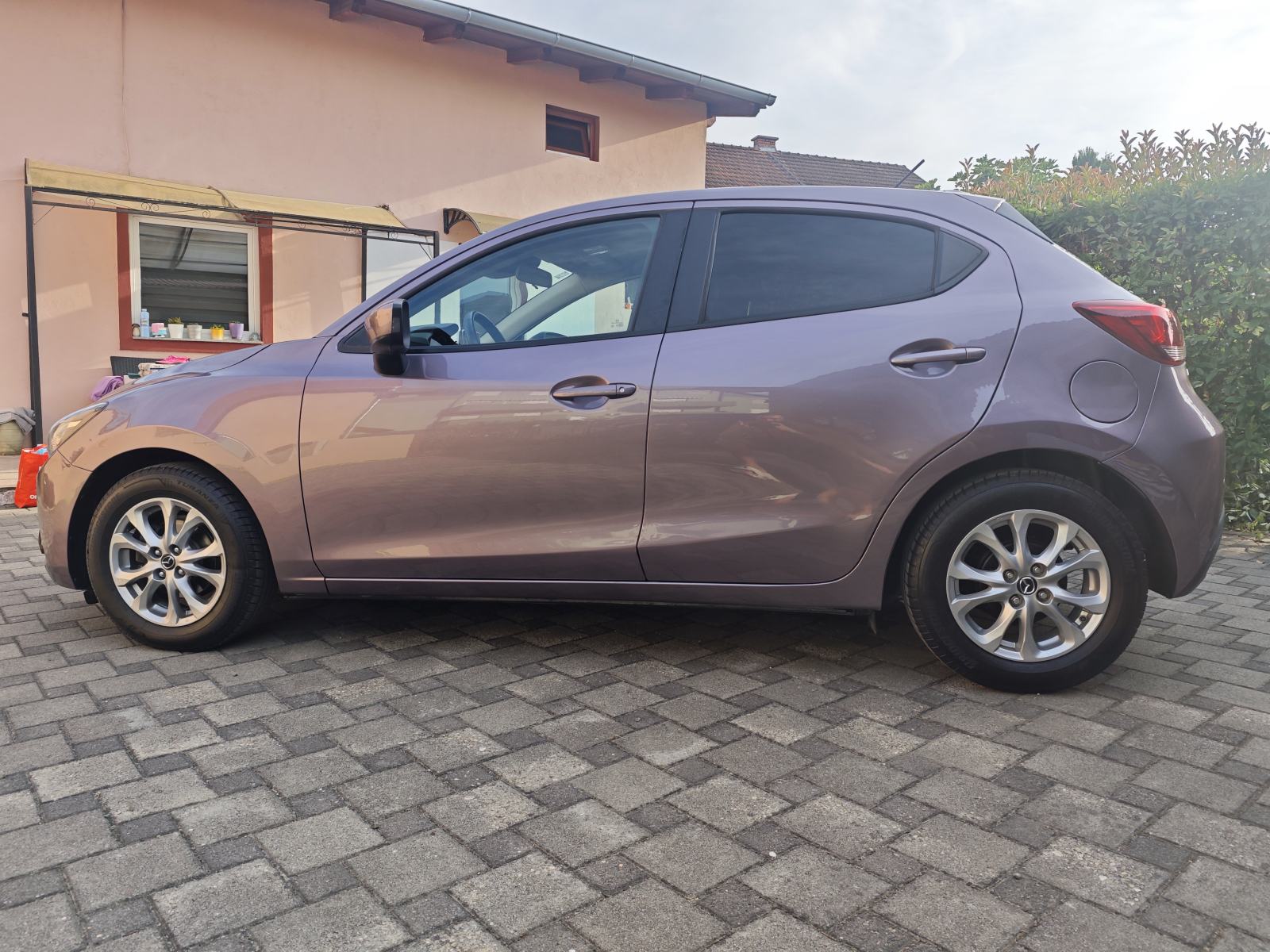 Mazda 2 SKAYACTIVE samo 80TKM, fotografija 6