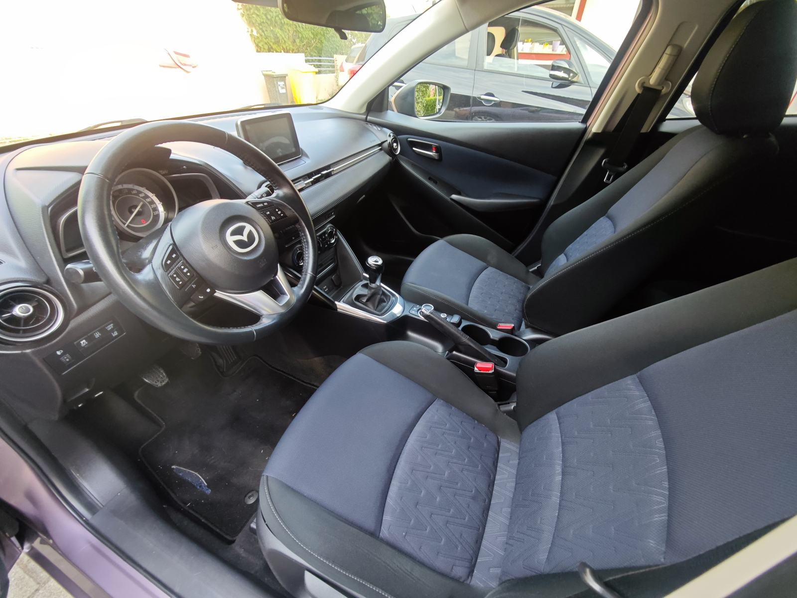 Mazda 2 SKAYACTIVE samo 80TKM, fotografija 17