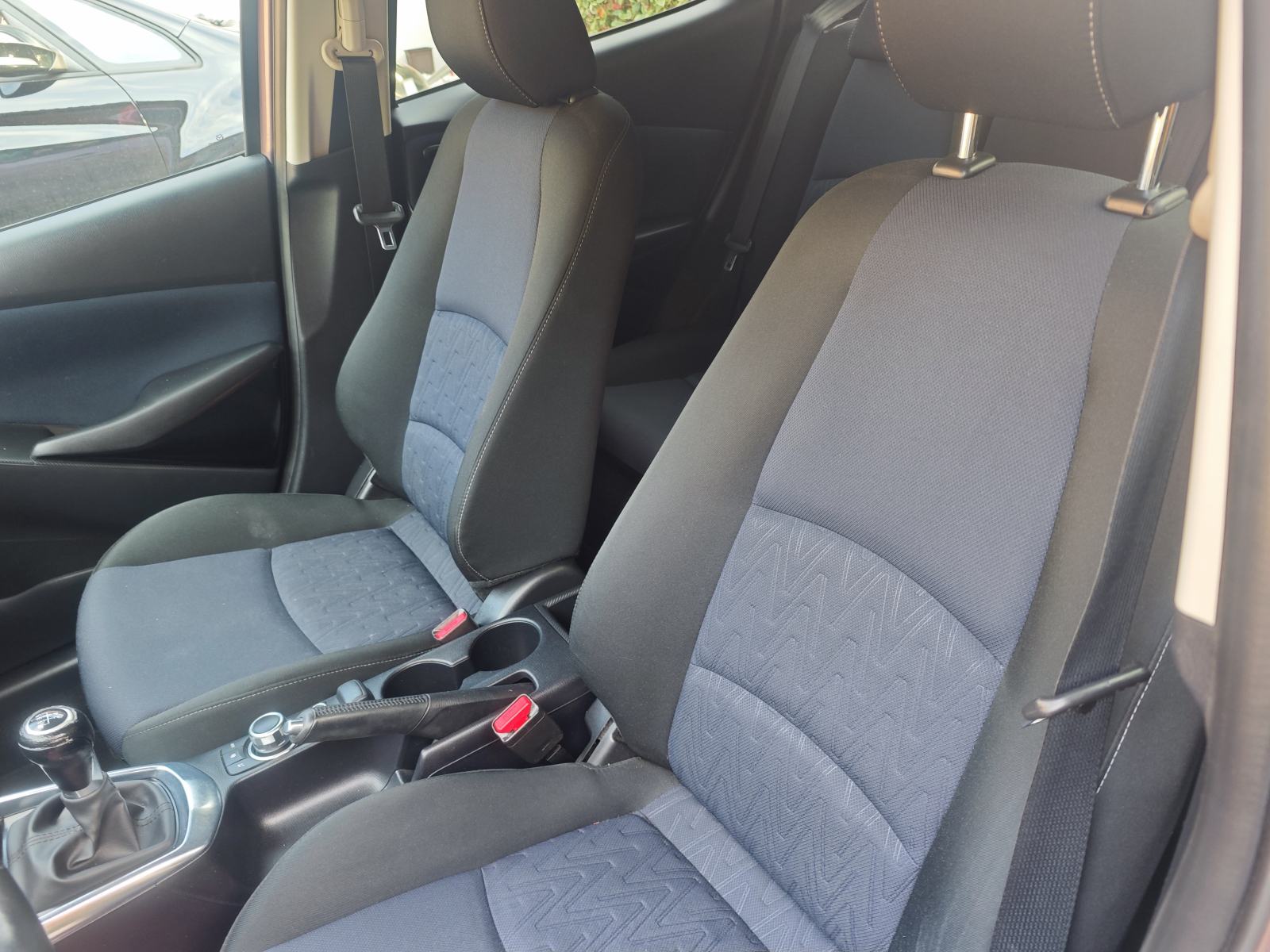 Mazda 2 SKAYACTIVE samo 80TKM, fotografija 15