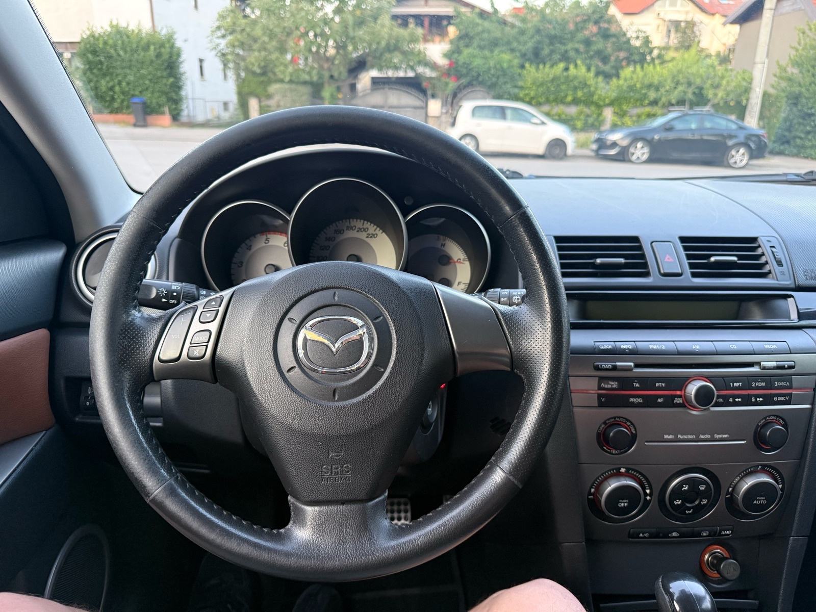 Mazda 3 1.6 CD•KOŽA•KLIMA•ALU FELGE•KAO NOV•, fotografija 14