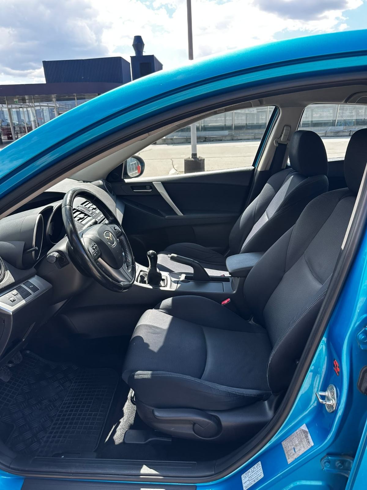 Mazda 3 1,6 CD*Odlično stanje*Veliki servis*Reg.02/27*Klima*, fotografija 11